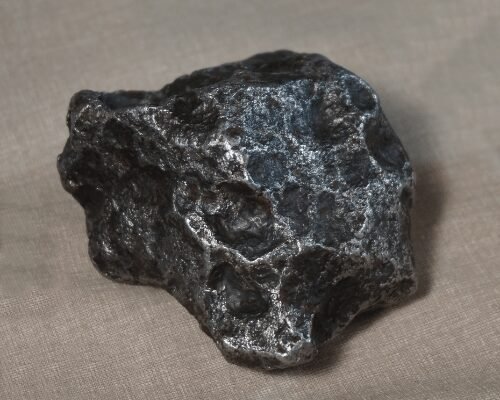 Meteorite found while cleaning rain gutter